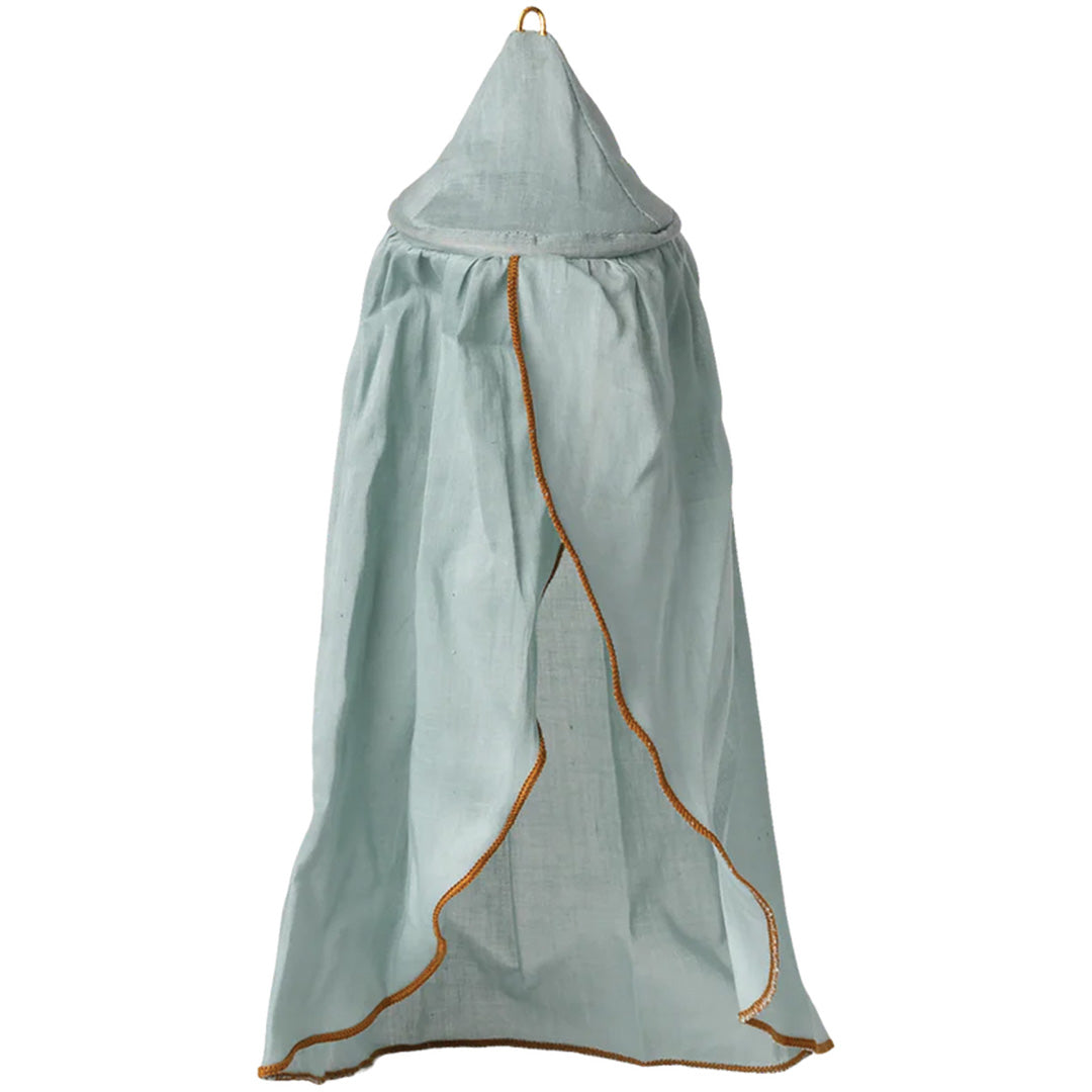 Maileg poppenhuis bedhemel in mintkleurige stof met gouden rand.