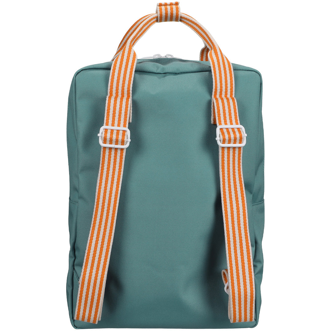 Achterkant van de Sticky Lemon schoolrugzak in blauw met verstelbare oranje-witte schouderbanden.