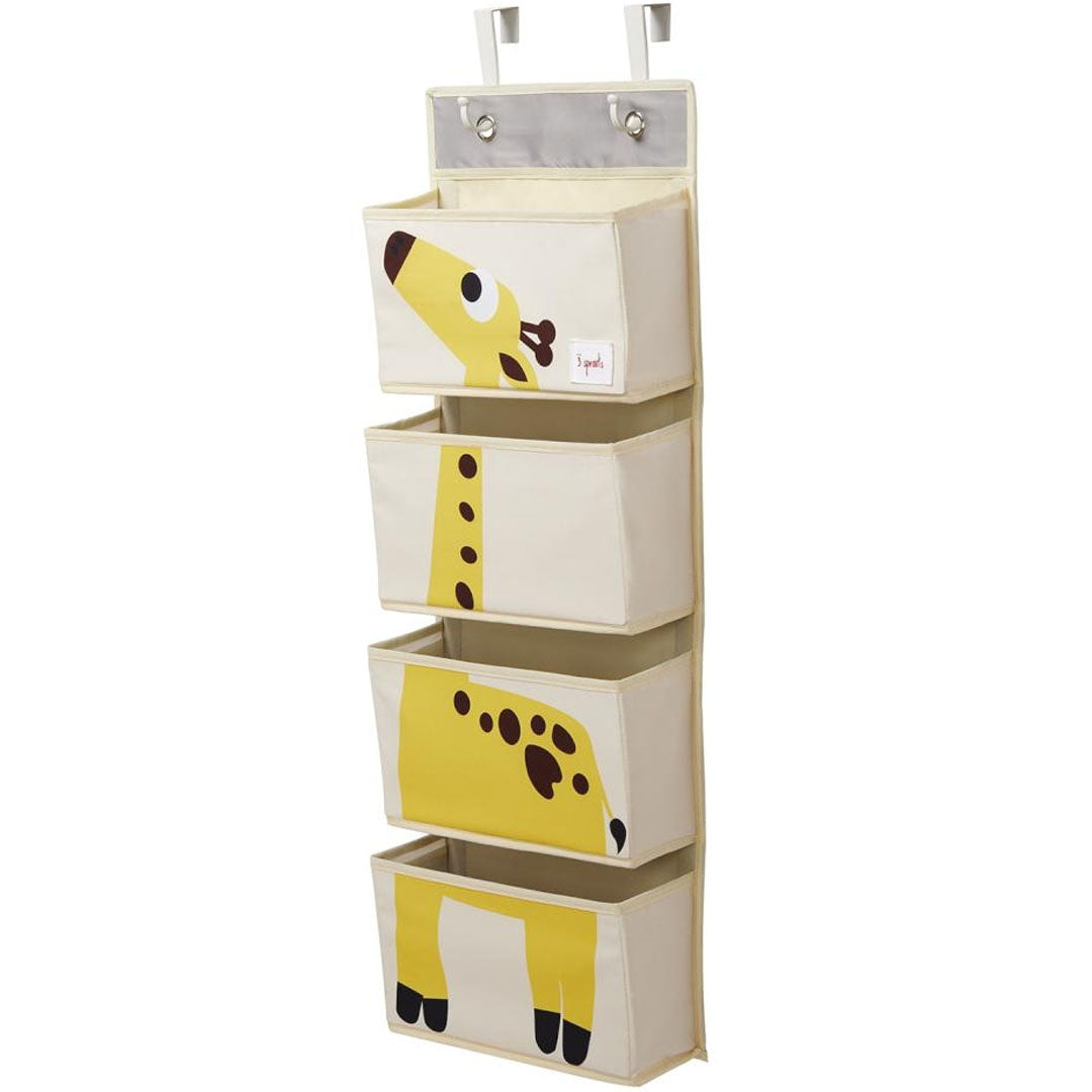 3 sprouts wandorganizer met vier vakken en een gele girafafbeelding.