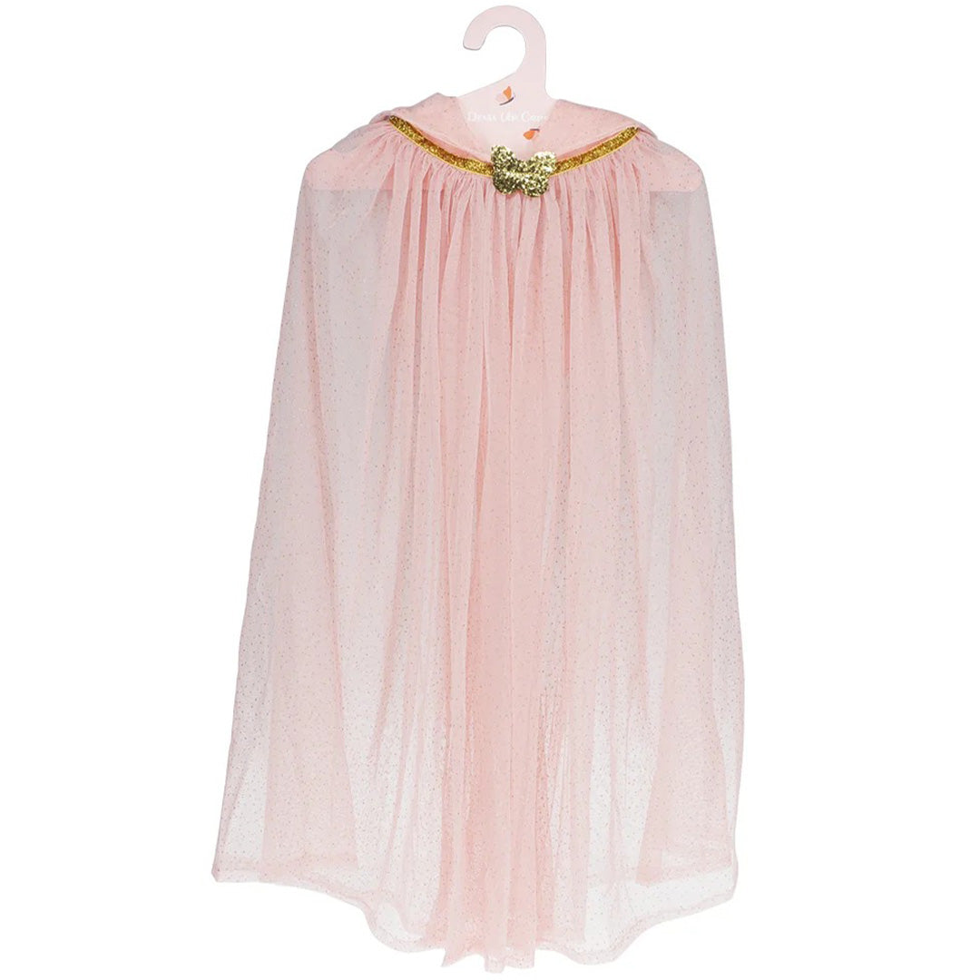 Rex London lichtroze glitter verkleedcape met gouden vlindersluiting, hangend aan een roze hanger.