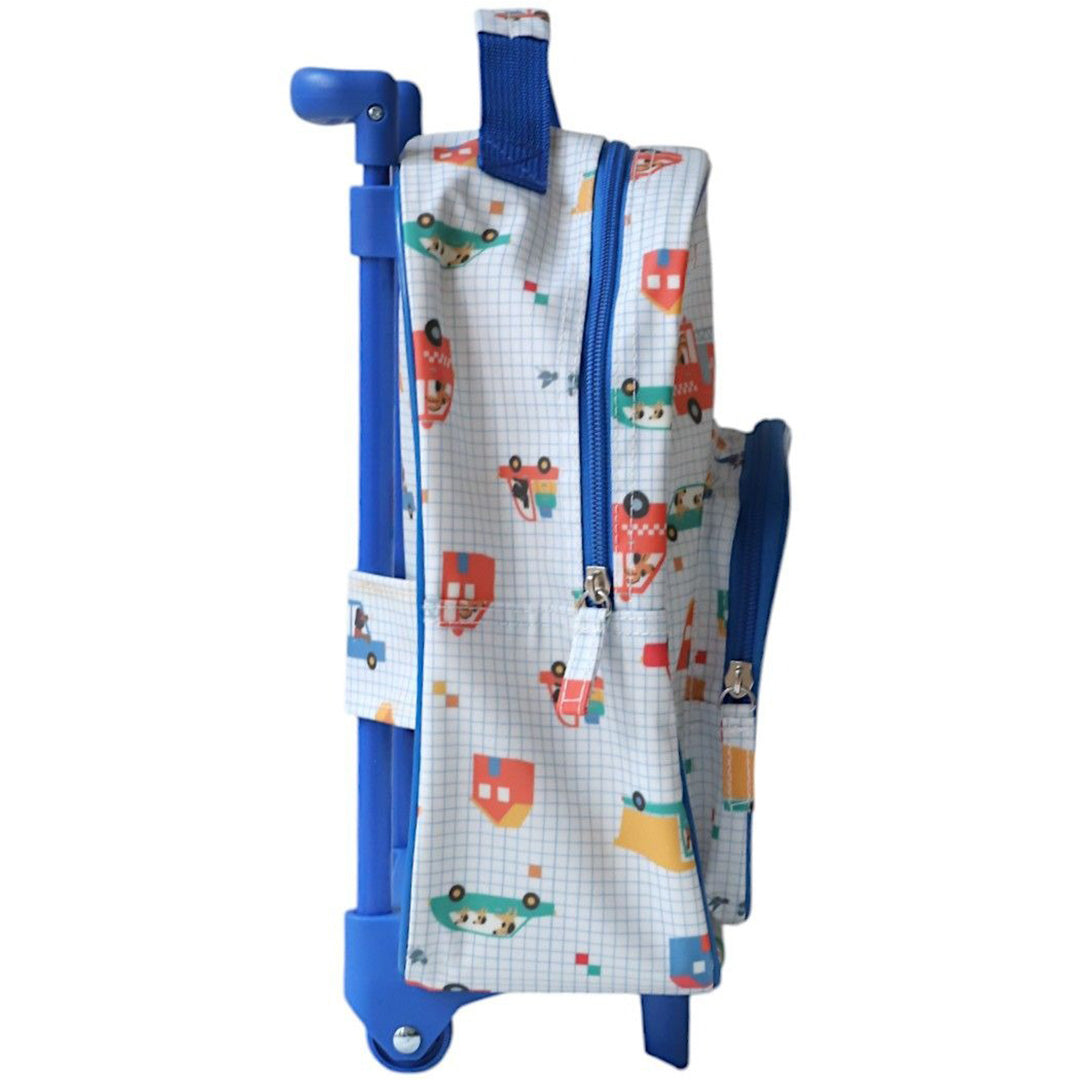 le petit souk kinderkoffer met voertuigenpatroon, zijaanzicht met blauw uitschuifbaar handvat en wieltjes.