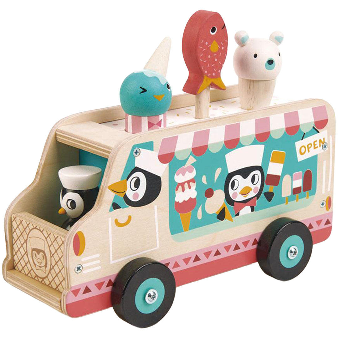 Tender Leaf Toys houten ijscowagen met pinguïns en ijsjes op een witte achtergrond.