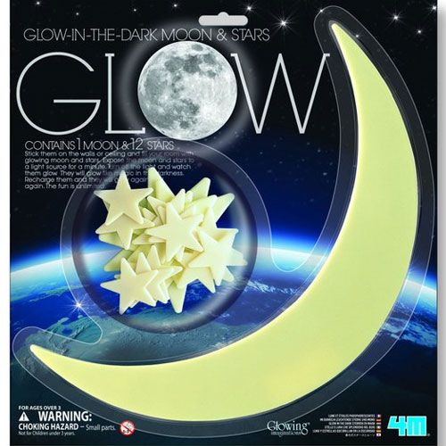 4M verpakking van glow-in-the-dark ruimtespeelgoed met een maan en sterren.