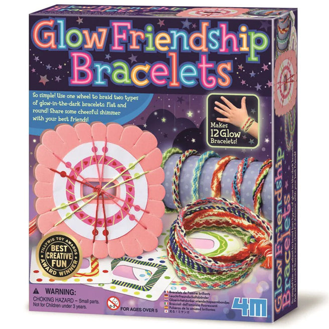4M verpakking van de lichtgevende vriendschapsarmbandjes set, met een roze vlechtwiel en voorbeelden van gevlochten armbandjes.