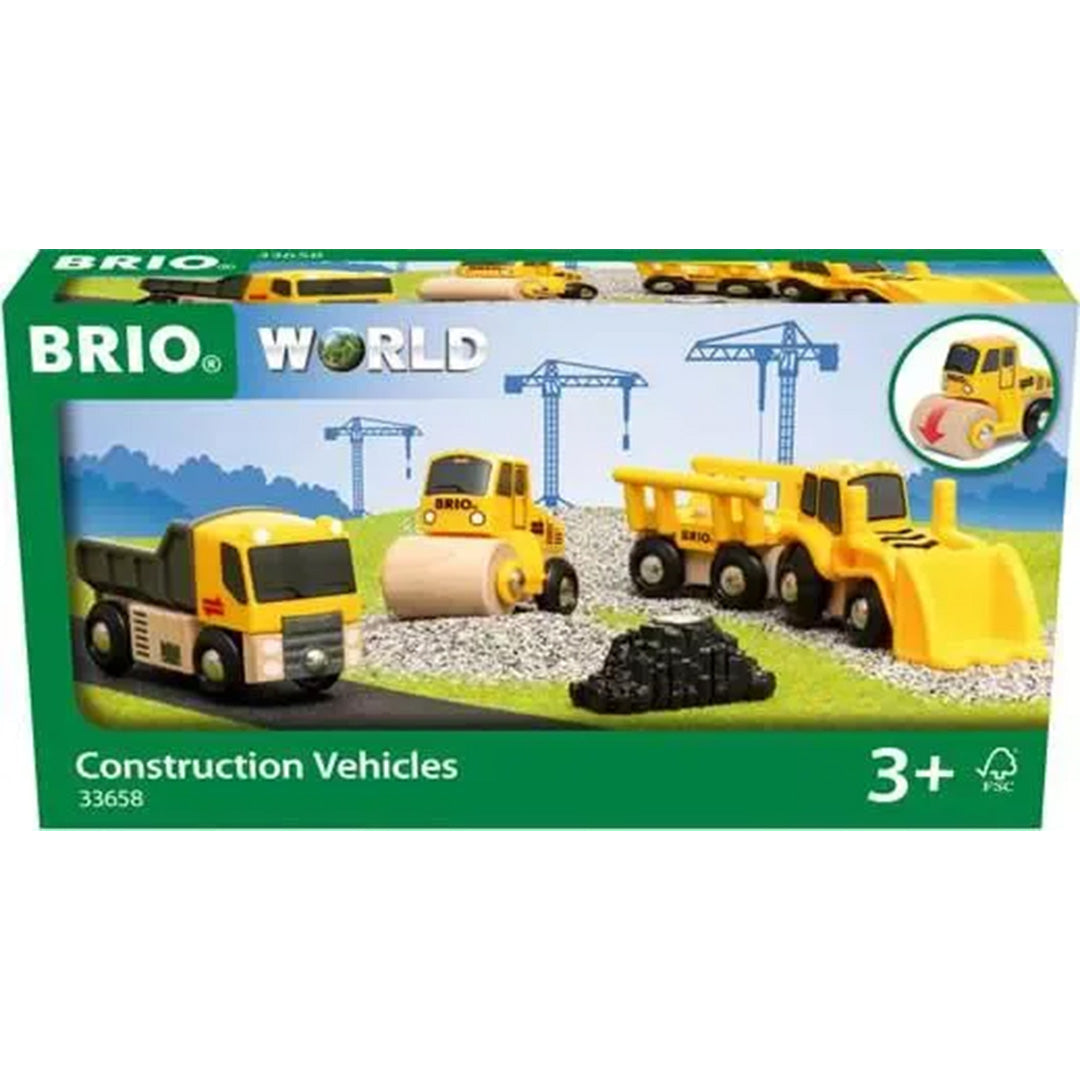 De verpakking van de Brio World Construction Vehicles set, met de bouwvoertuigen afgebeeld in een bouwplaatsomgeving.