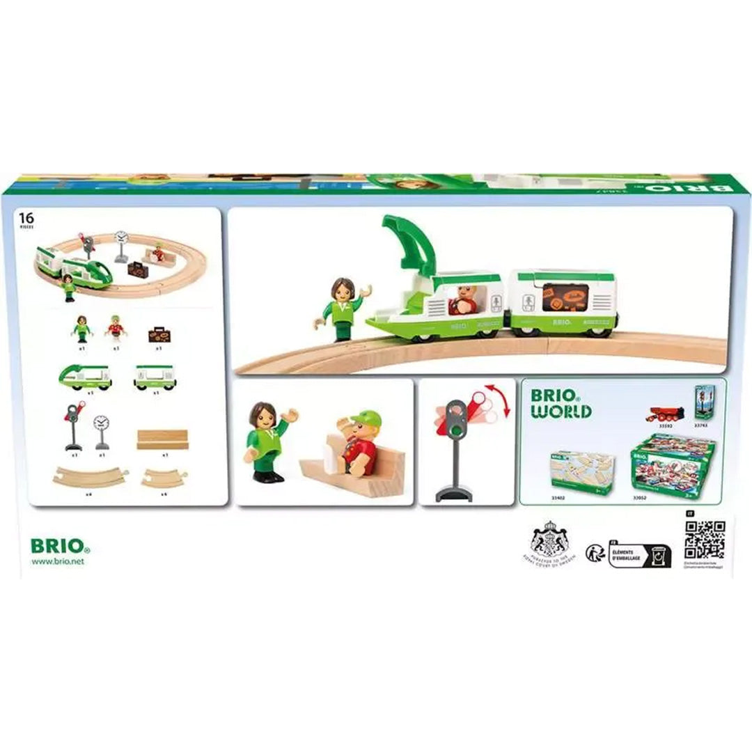 De achterkant van de Brio World verpakking met detailafbeeldingen van de treinbaan set en de onderdelen.