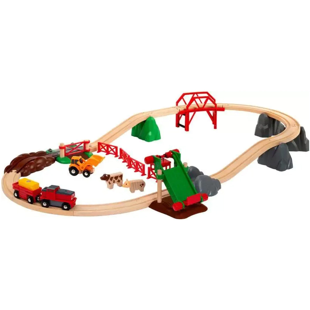 Brio houten treinbaan boerderijset met trein, dieren, tractor en accessoires.