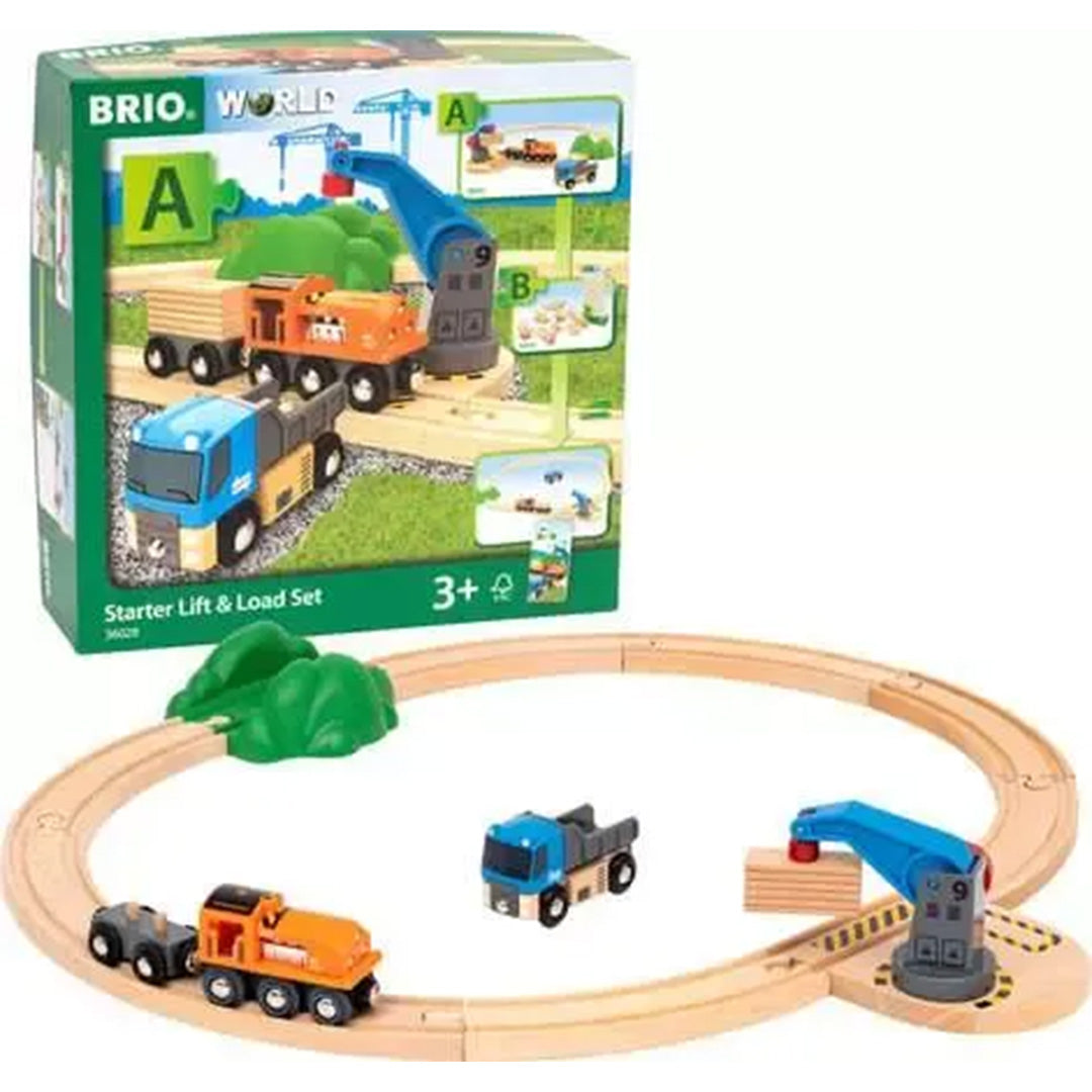 De Brio houten treinbaan 'Starter Lift & Load Set' met de productverpakking op de achtergrond.