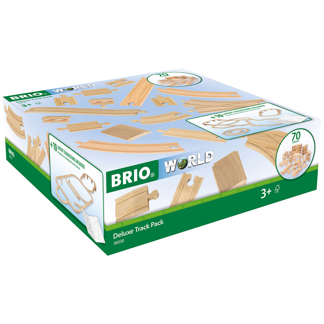 Brio Deluxe Track Pack verpakking met een schuin aanzicht van de houten treinrails en productinformatie.