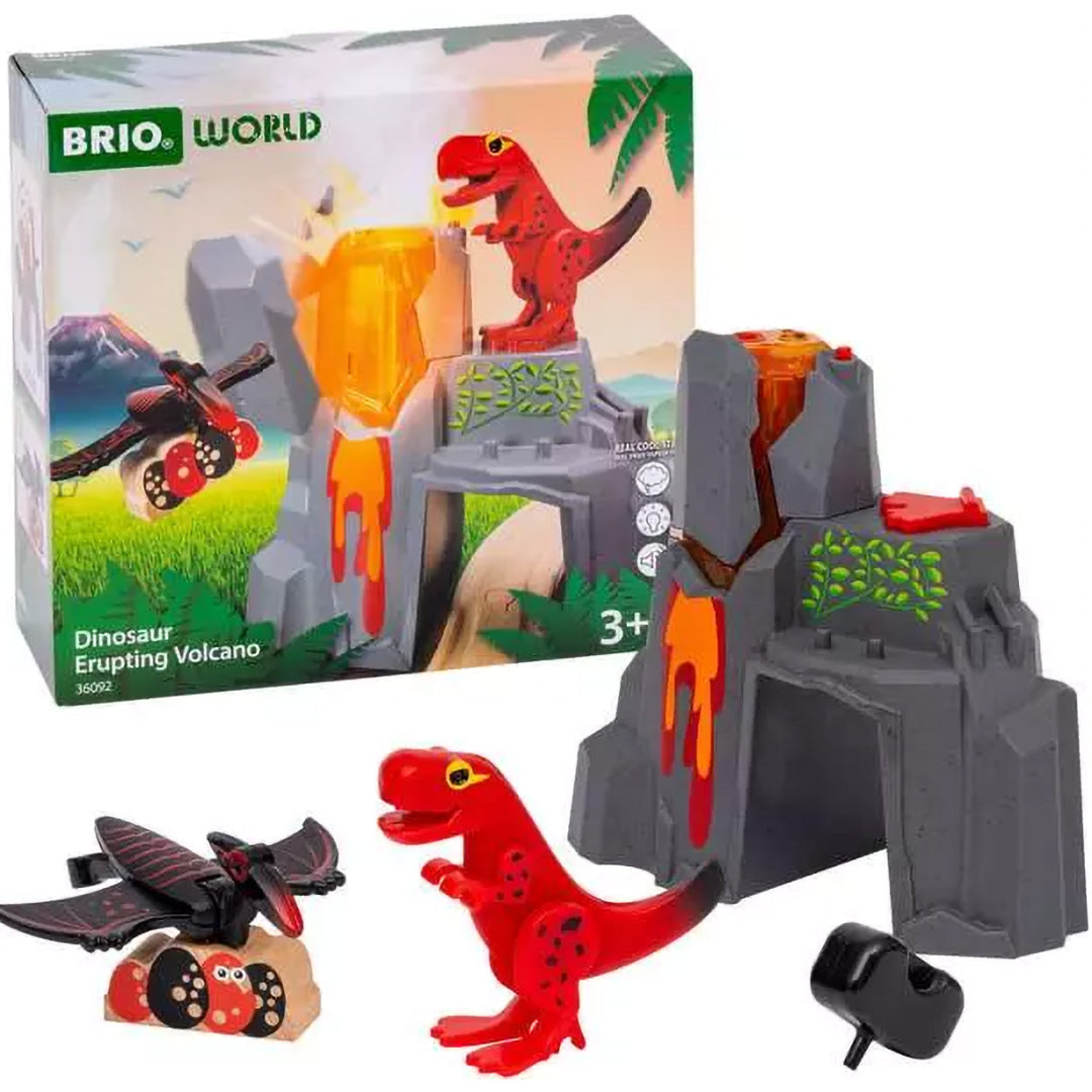 Brio dinosaurusspeelset met een vulkaan en dinosaurussen, inclusief de productverpakking.