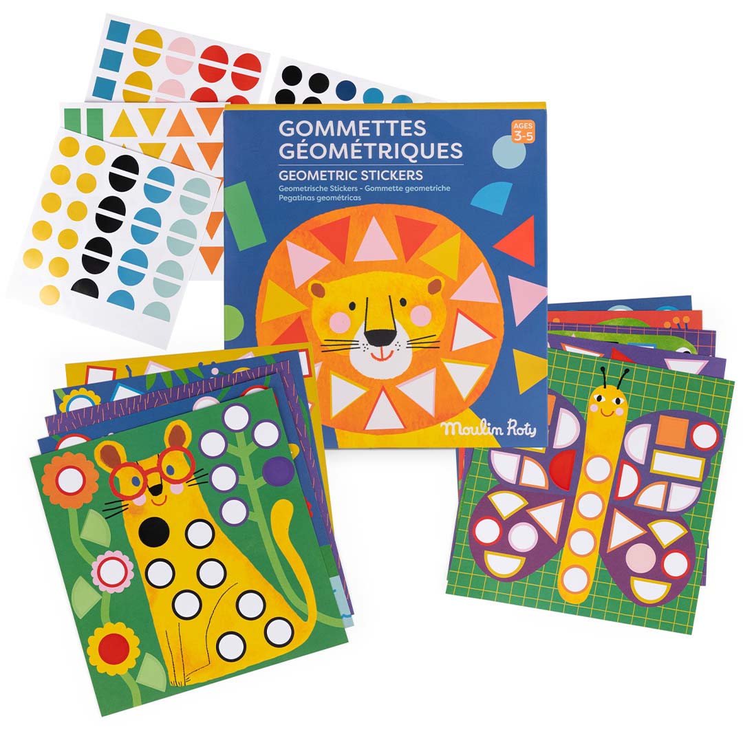 Moulin Roty knutselset met de verpakking, vellen geometrische stickers en voorbeelden van stickerkaarten met een kat en een vlinder.
