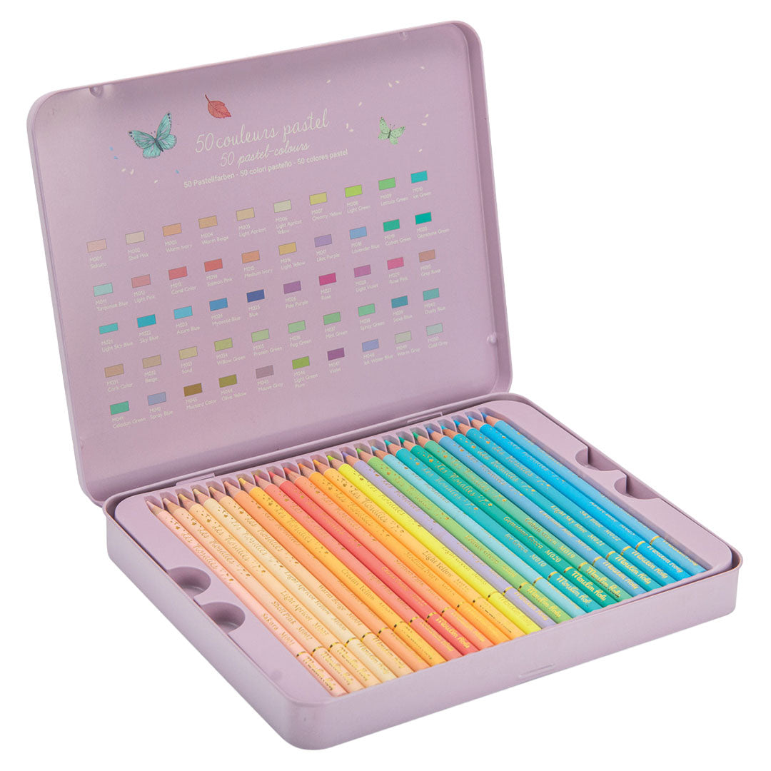 Open Moulin Roty blik met 50 pastelkleurpotloden en een kleurenoverzicht in de deksel.