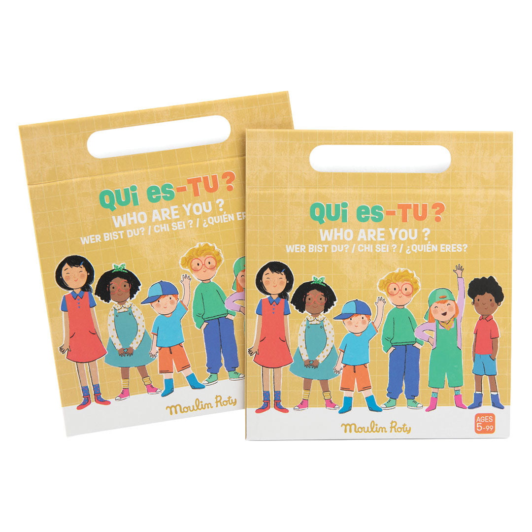 Twee Moulin Roty 'Qui es-tu? Who are you?' magneetspel verpakkingen met illustraties van diverse kinderen.