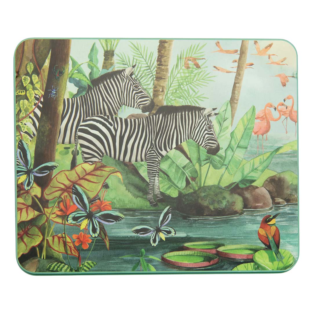 Een gedetailleerde illustratie van een jungle met zebra's, flamingo's en vlinders op de deksel van het blik.