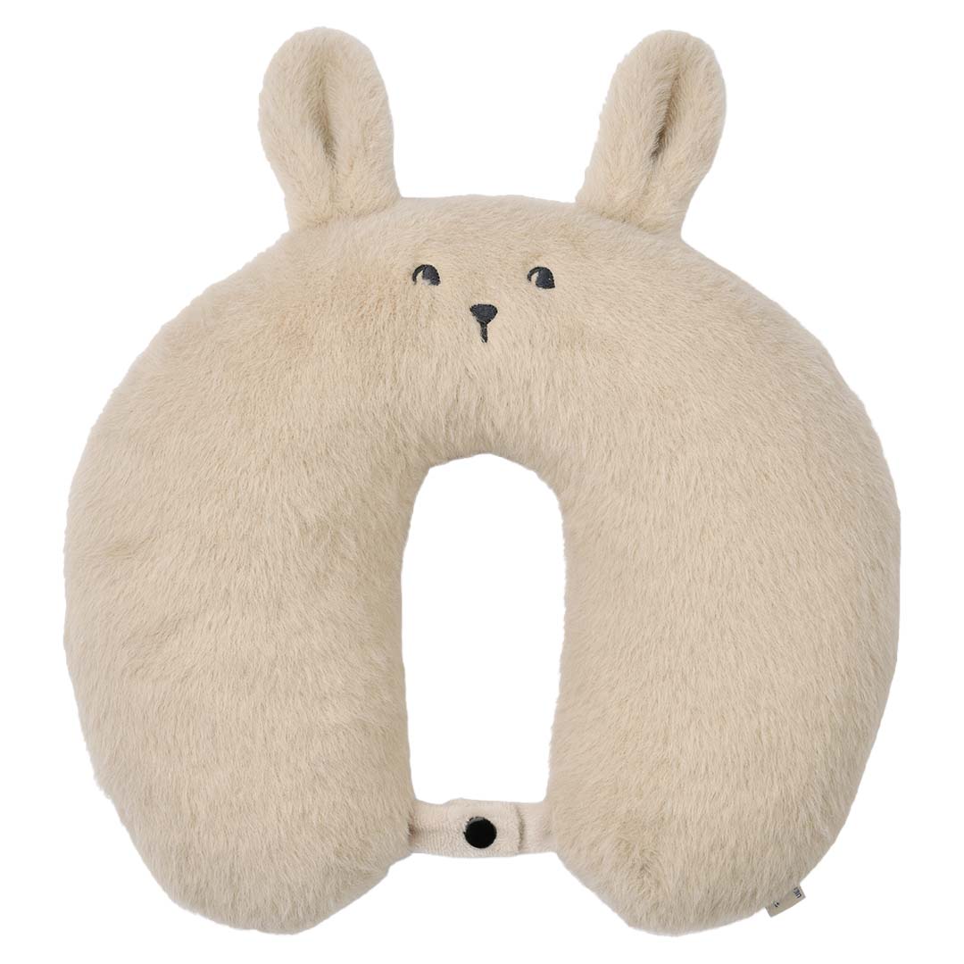 Liewood beige konijn nekkussen voor baby's en peuters, vooraanzicht.