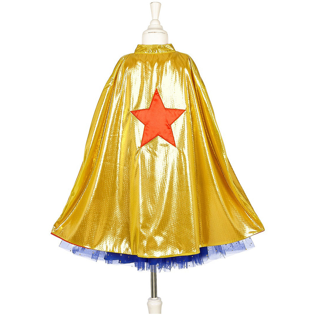 Achterkant van de verkleedjurk superheldin met gouden cape en grote rode ster.