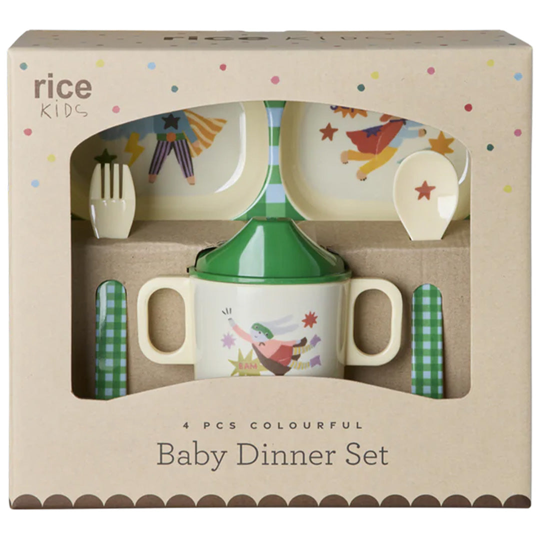 Verpakking van het Rice kinderservies met superhelden thema, inclusief borden, beker en bestek.