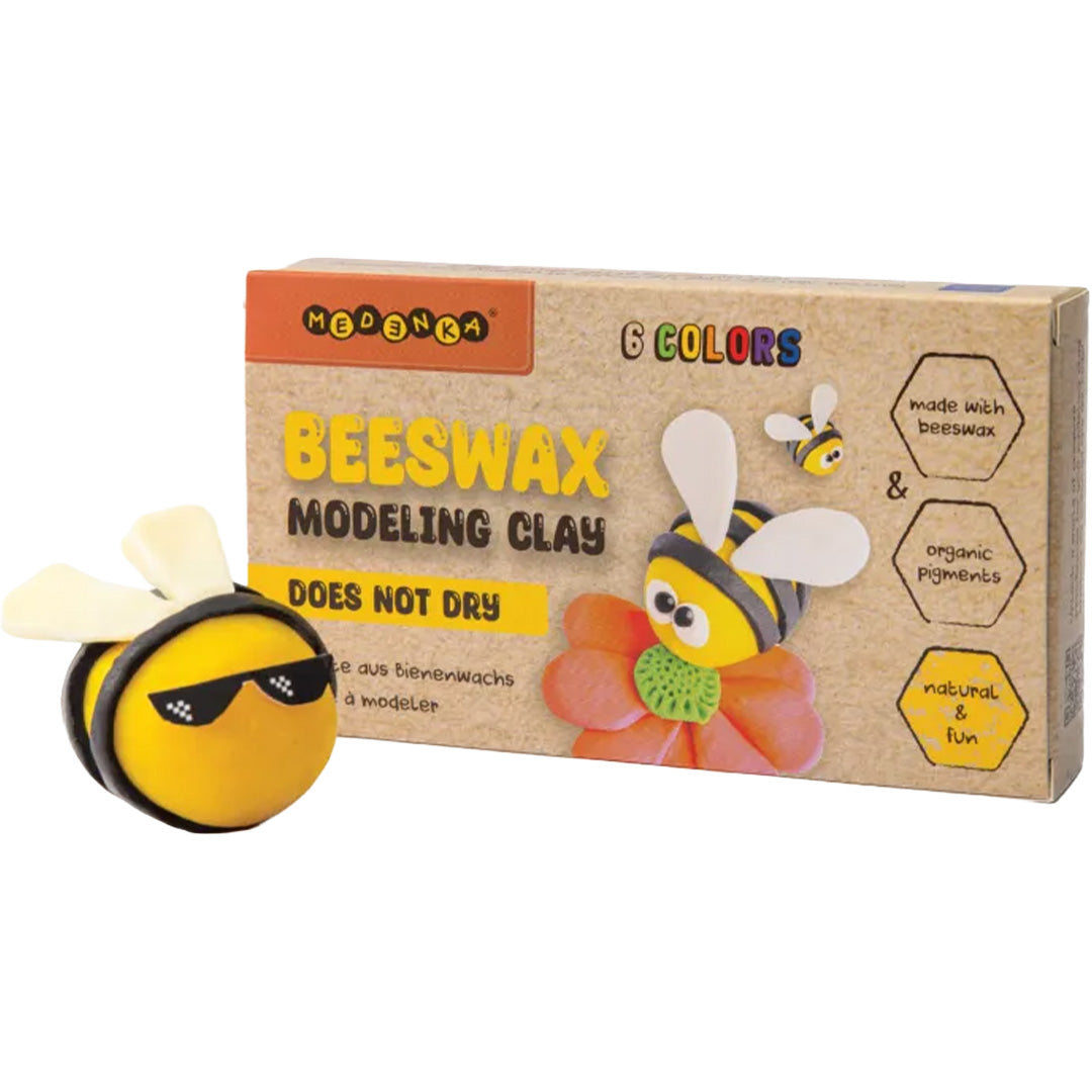 Medenka bijenwas modelleerklei verpakking met een bijenfiguur van klei met zonnebril ernaast.