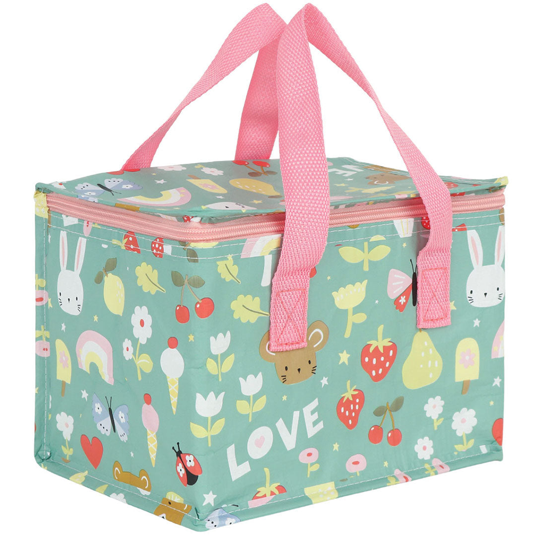 a little lovely company koeltas met dieren, bloemen, regenbogen en fruit op een groene achtergrond.