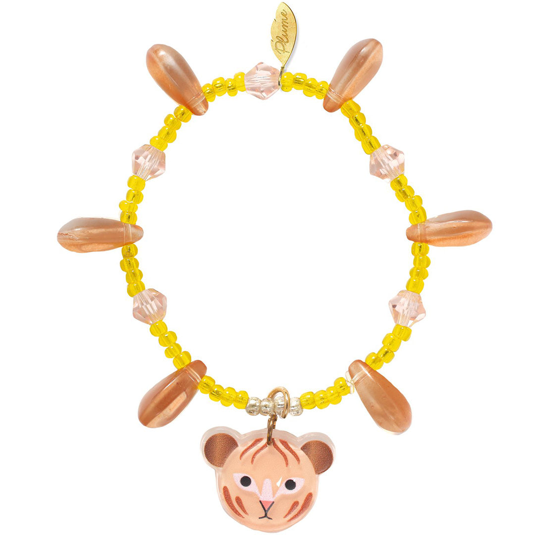 Djeco kinderarmband met gele kralen en een tijgerbedeltje.