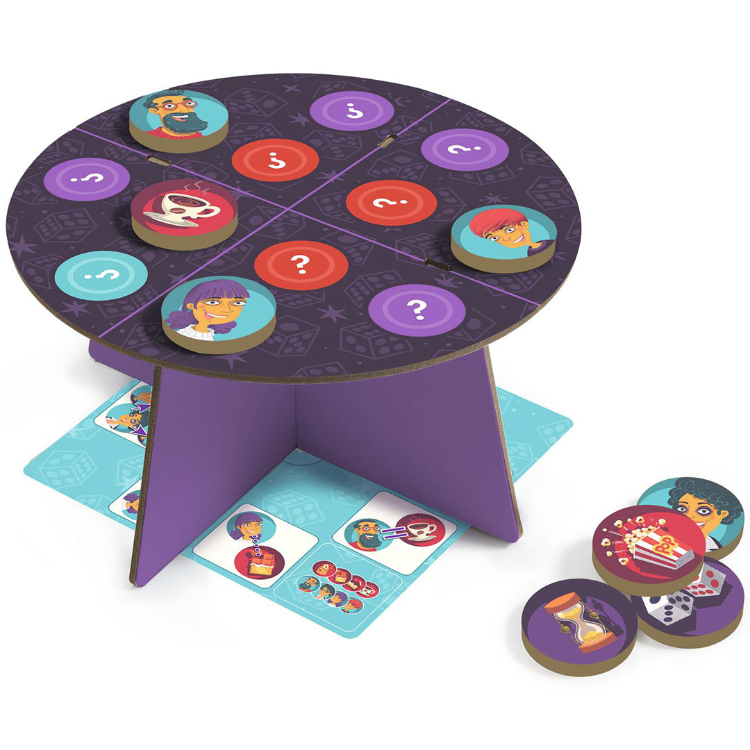 Djeco gezinsspel Qui a Quoi? met een opgebouwd speelbord en losse tokens met gezichten en voorwerpen.