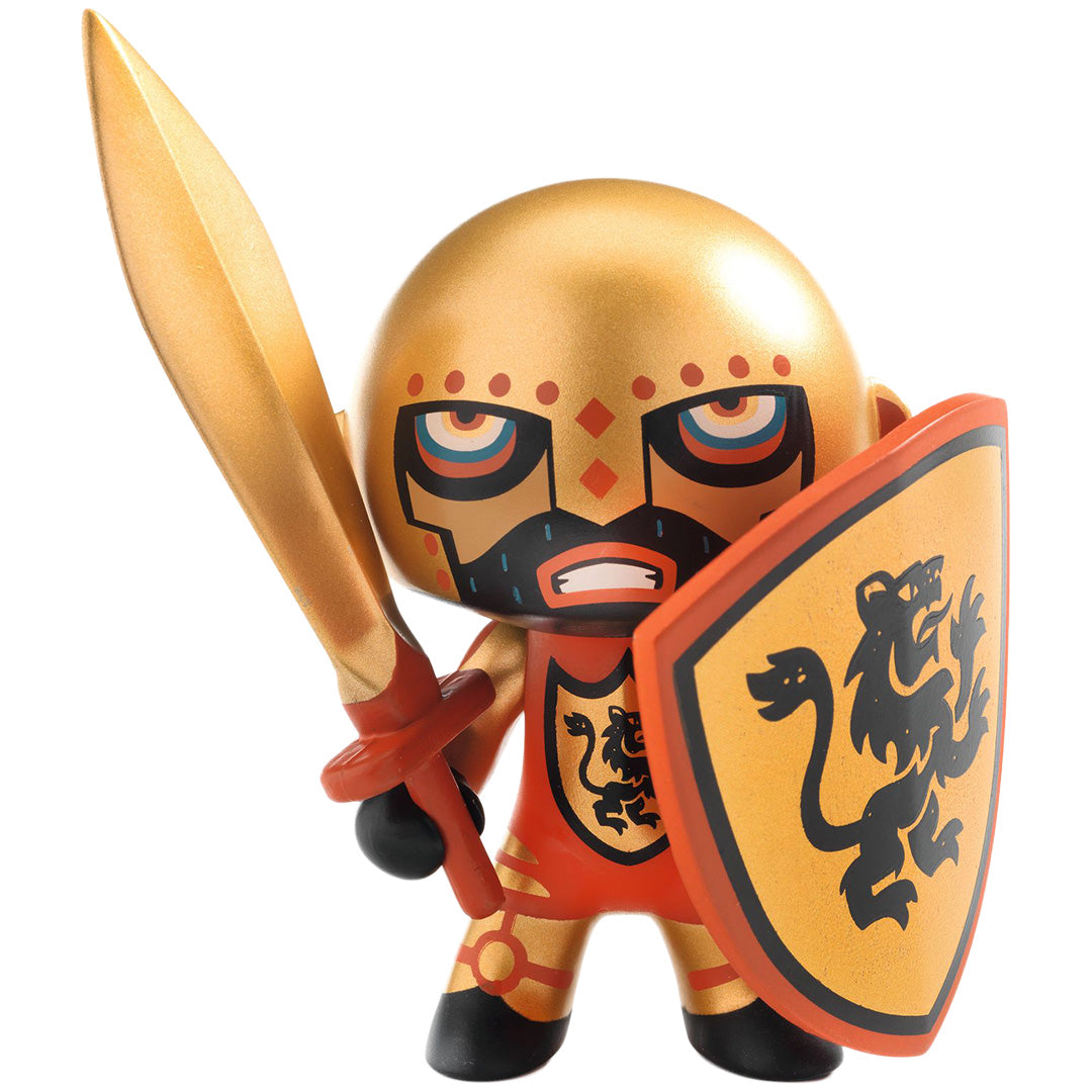 Djeco Arty Toys actiefiguur van een gouden ridder met zwaard en schild met leeuwenembleem.
