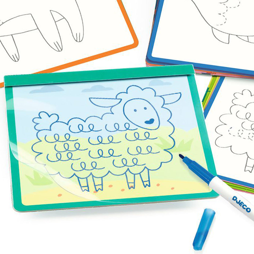 Djeco tekenset Animographe met een overtrekplaatje van een schaap en een blauwe stift.