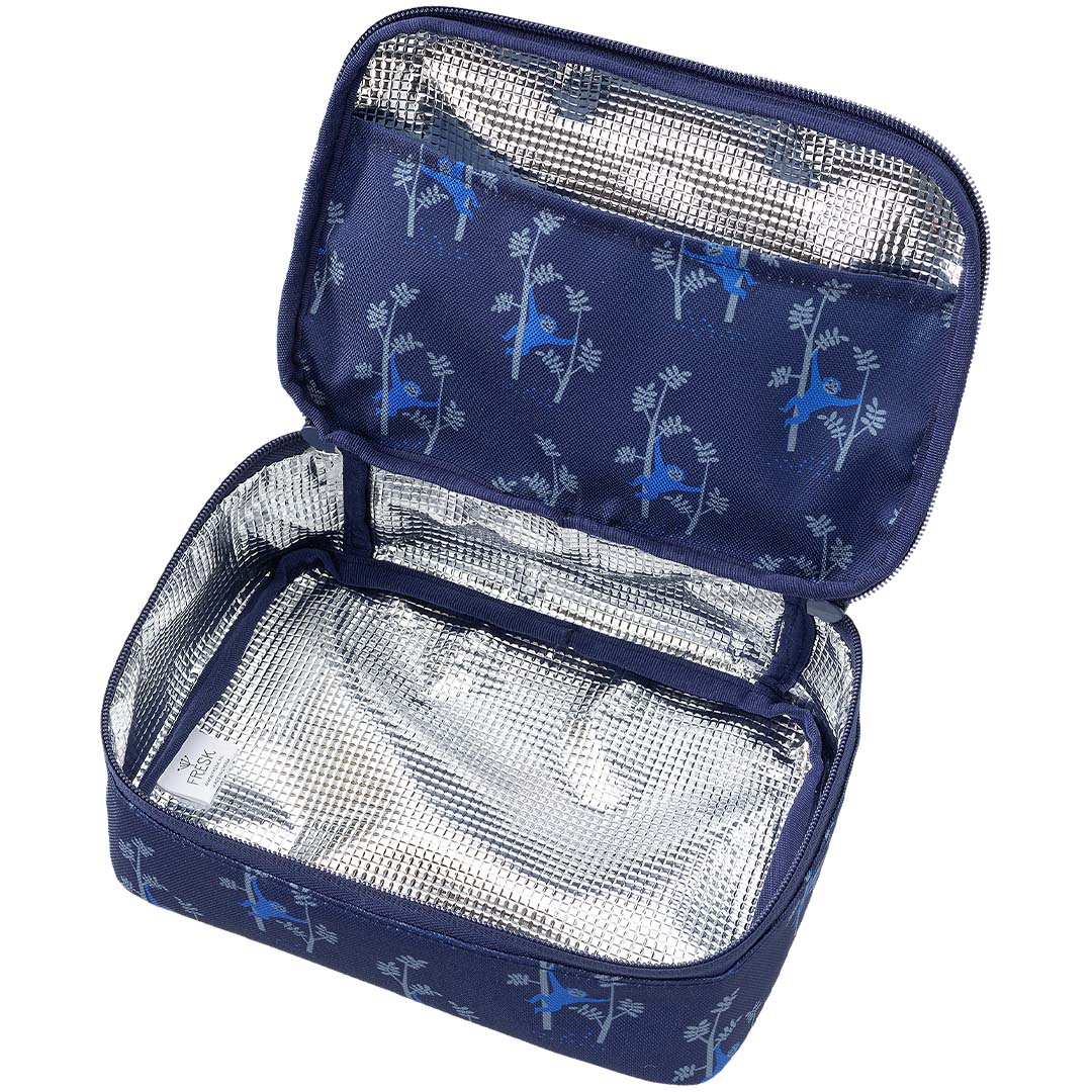 Open Fresk marineblauwe kinderlunchtas met apenpatroon en zilverkleurige isolatie aan de binnenkant.