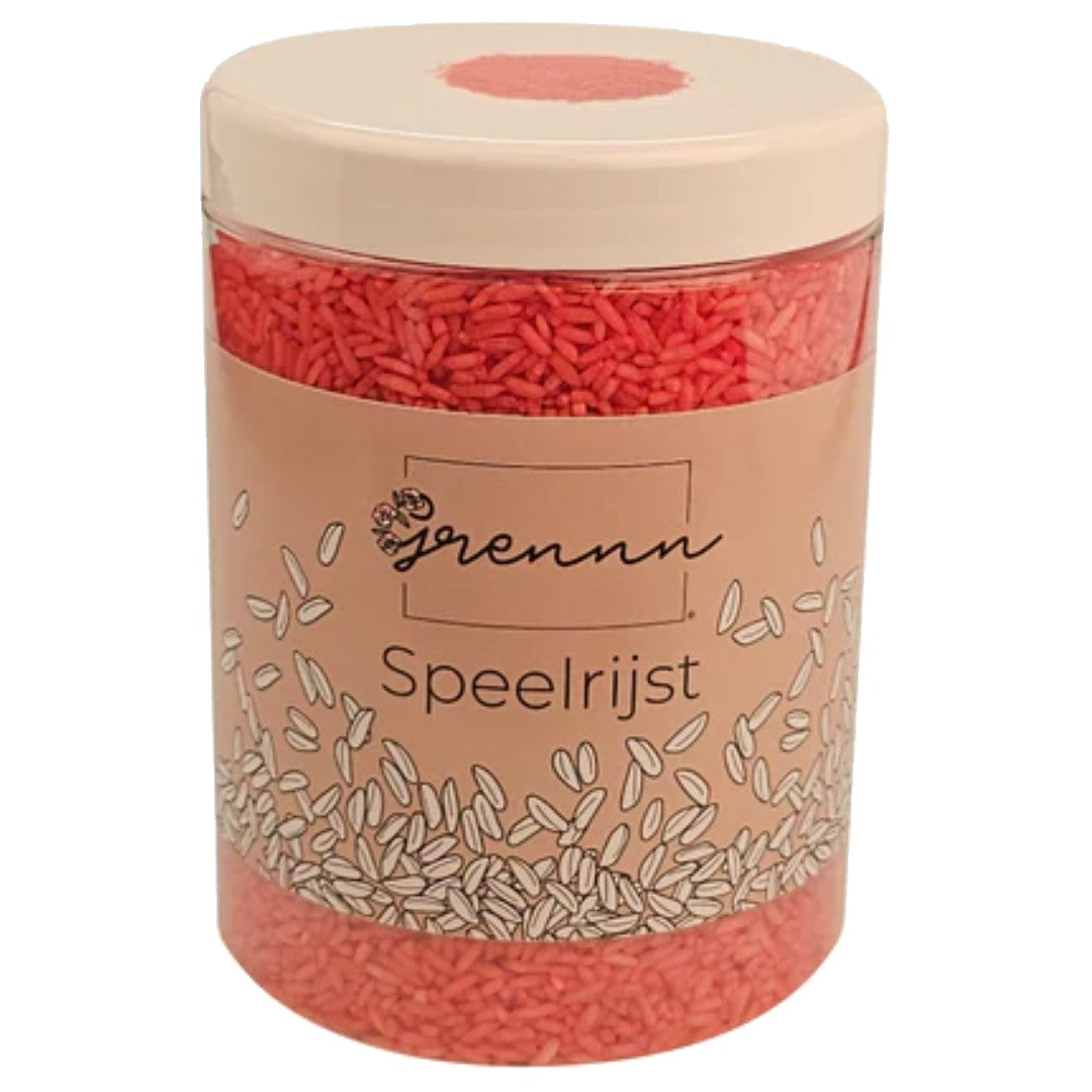 De verpakking van grennn rode speelrijst in een transparante pot.