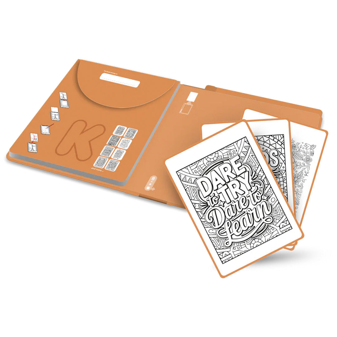 Kidywolf open oranje map met diverse witte tekenkaarten met inspirerende quotes.
