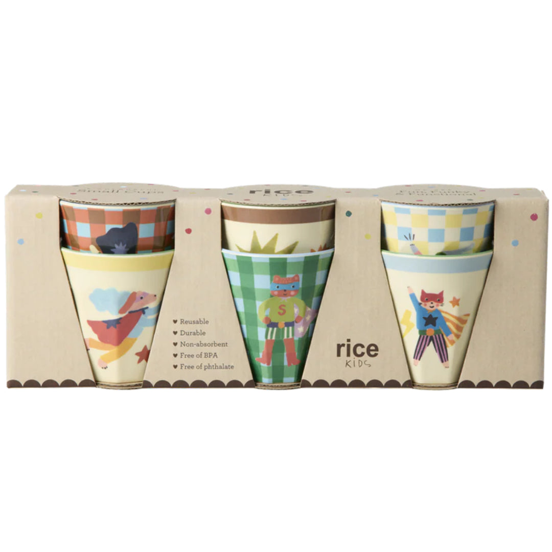Verpakking van zes Rice kinderbekers met superhelden thema.