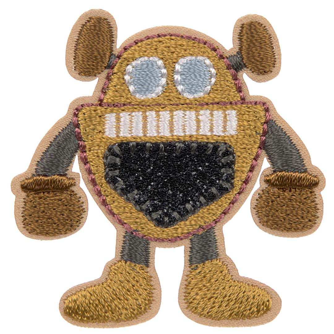 Detail van een gele en bruine geborduurde robot patch met grote ogen.