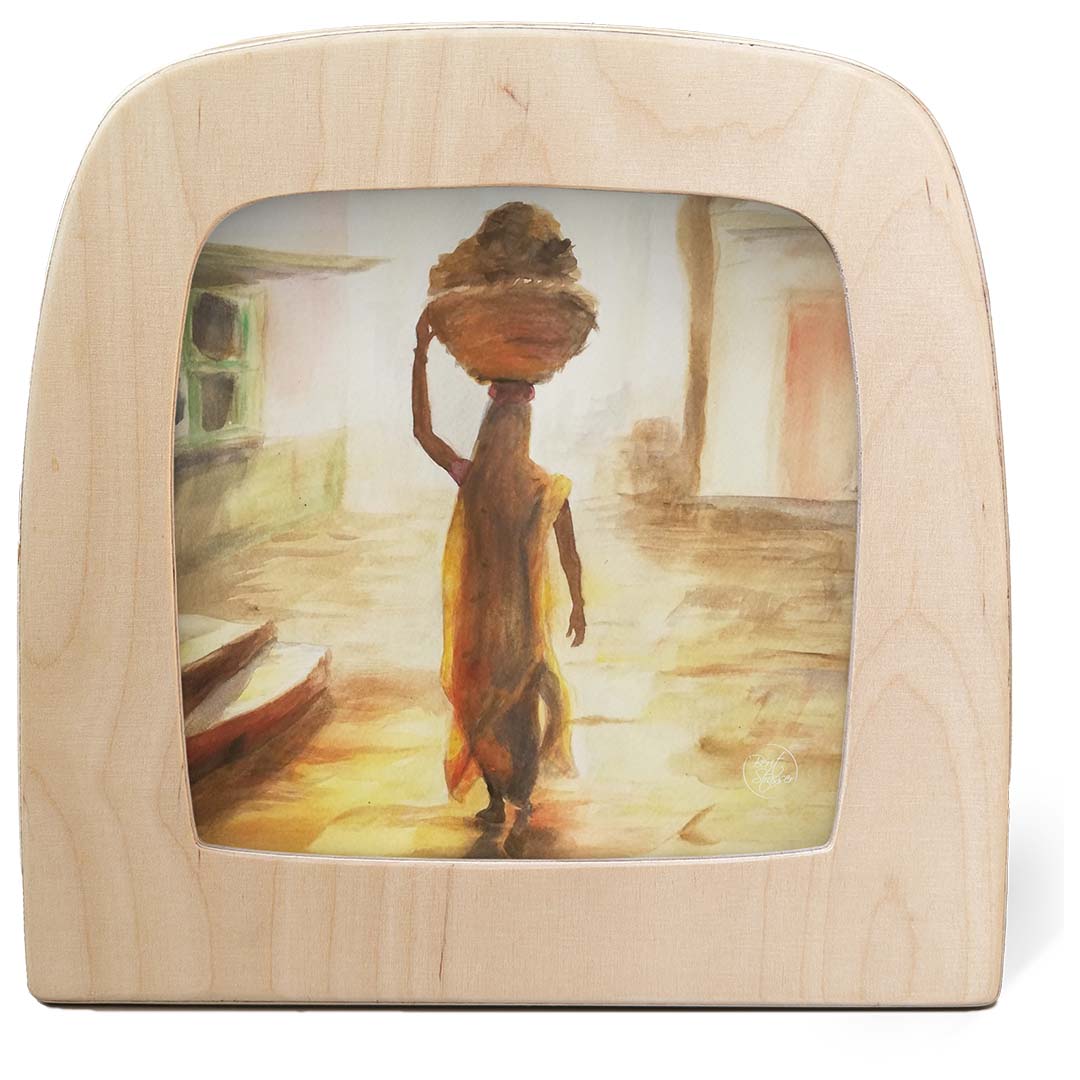 Vooraanzicht van de toverlux toverplaat voor toverlamp met een aquarel van een vrouw in een houten frame.