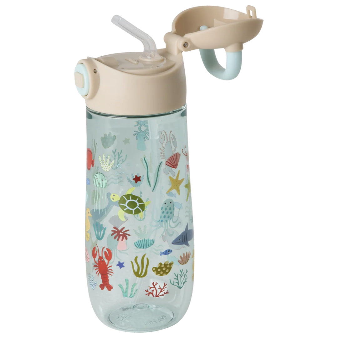 rice drinkfles met open beige dop en rietje, versierd met kleurrijke oceaan dieren.