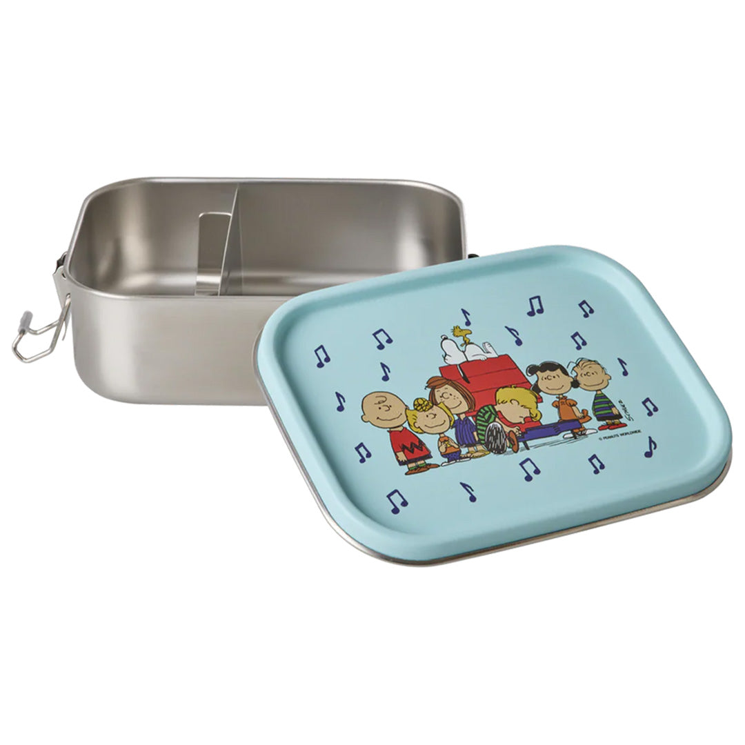 rice roestvrijstalen broodtrommel met een lichtblauwe deksel met Snoopy en Peanuts figuren en muzieknoten.