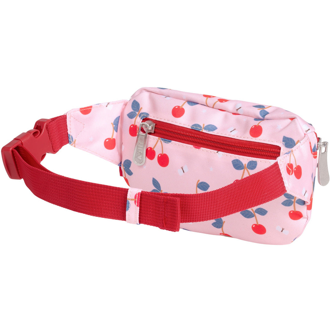 Achteraanzicht van de roze a little lovely company kinderheuptas met kersenprint en een extra ritsvak.