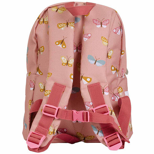 Achterkant van de a little lovely company roze kleuterrugzak met vlinderpatroon en verstelbare schouderbanden.