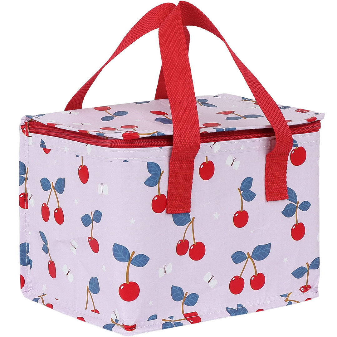 a little lovely company roze koeltas met kersen- en sterrenpatroon en rode handvatten.