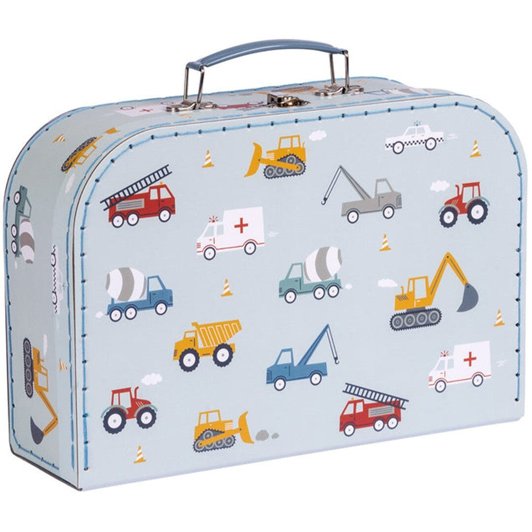 Een a little lovely company kinderkoffer met een patroon van diverse bouw- en hulpdienstvoertuigen.