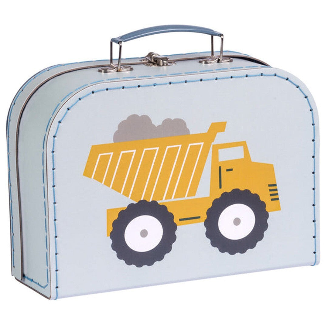 Een a little lovely company kinderkoffer met een grote gele kiepwagen.