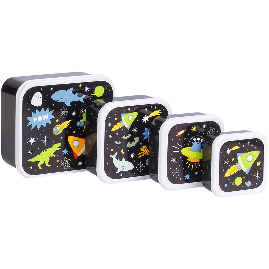 A little lovely company broodtrommelset met vier in elkaar passende lunchboxen met galaxy-thema deksels.