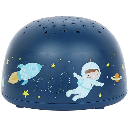 De A little lovely company nachtlamp en sterprojector, een donkerblauwe koepel met een astronaut en een raket.