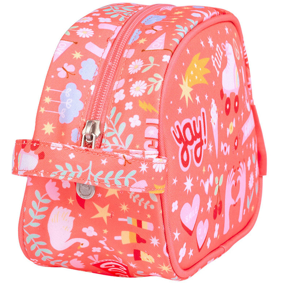 Schuine weergave van de a little lovely company toilettas met 'fun' thema en rits.