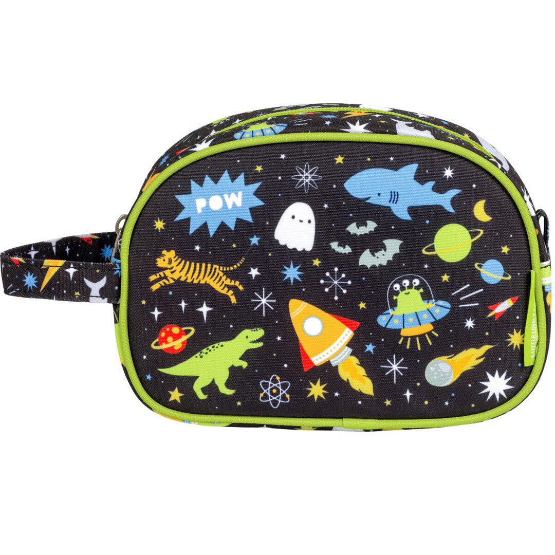 a little lovely company toilettas met galaxy-thema, met dieren, figuren, sterren en voertuigen op een zwarte achtergrond.