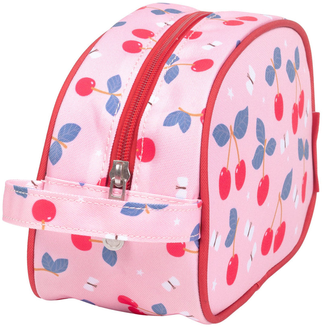 Detail van de a little lovely company roze toilettas met kersenpatroon, rits en handvat.