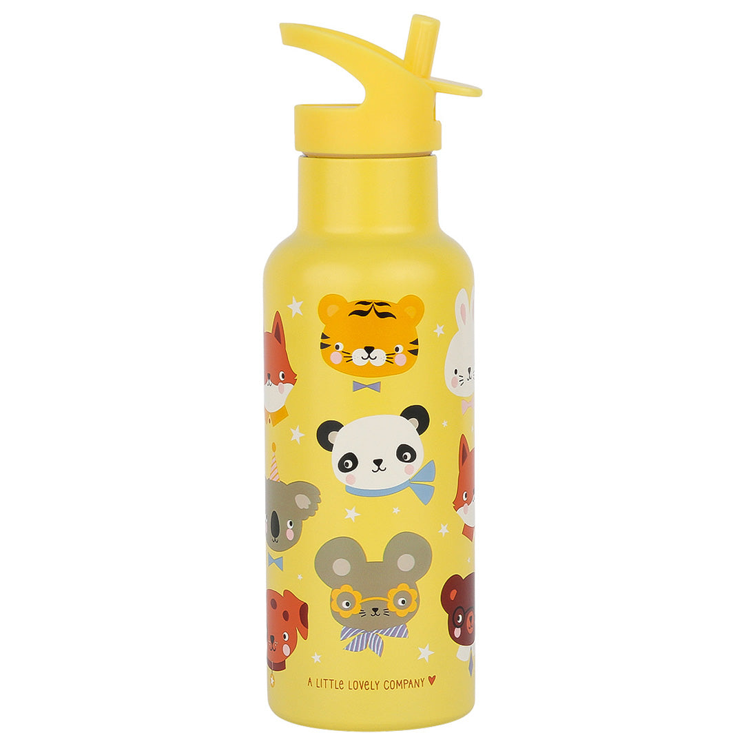 Een gele a little lovely company kinderdrinkfles van roestvrij staal met een patroon van diverse dierenvrienden en sterren.