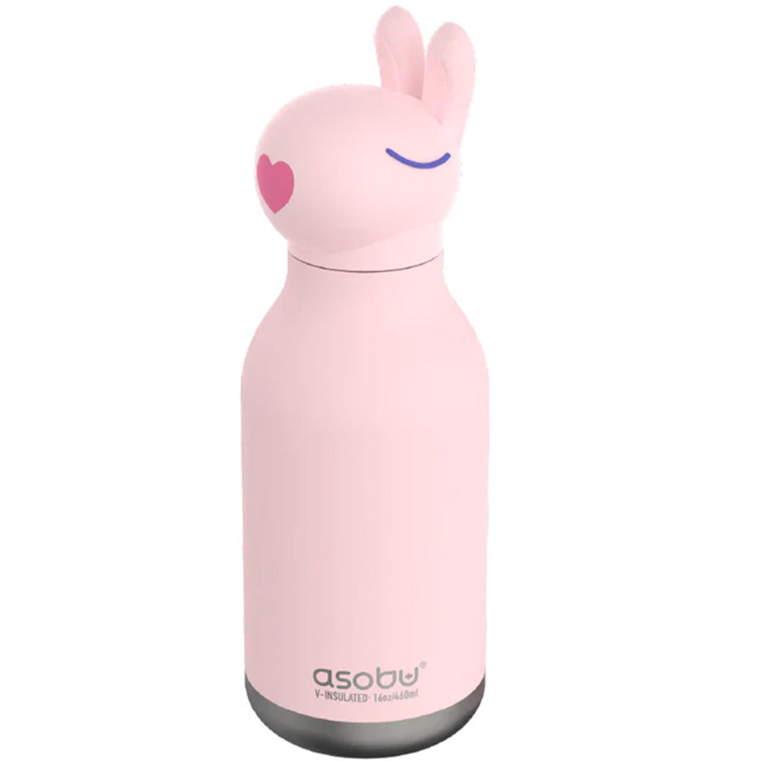 Roze asobu rvs drinkfles met een konijnenkop als dop, staand op een witte achtergrond.
