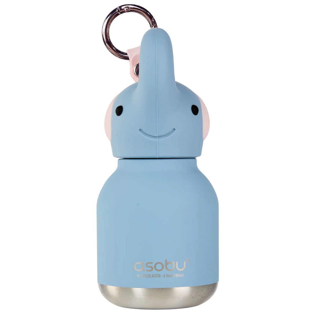 asobu blauwe olifant drinkfles met zilveren onderkant en een sleutelhanger.
