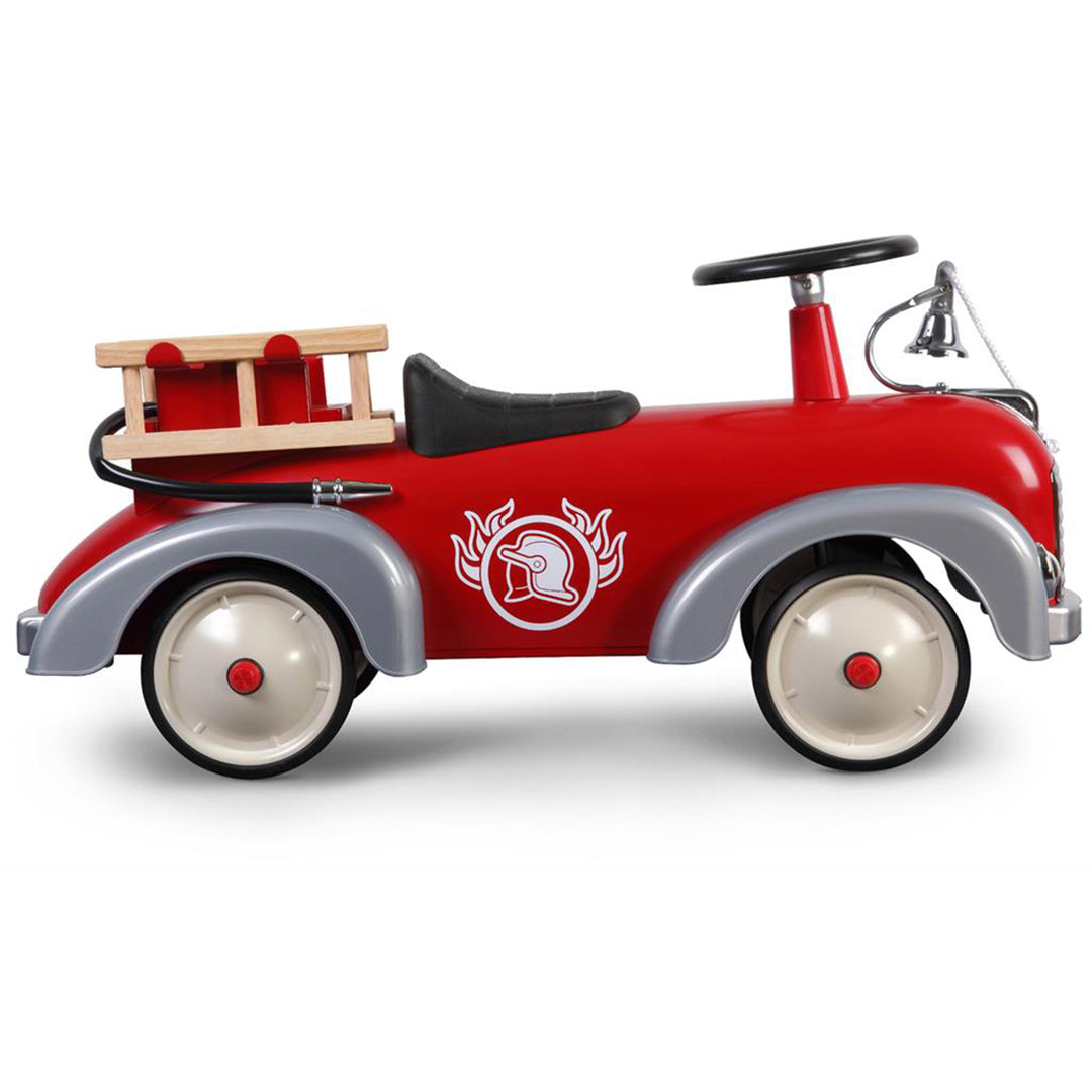 Baghera rode brandweer loopauto met grijze spatborden en een houten ladder aan de achterkant.