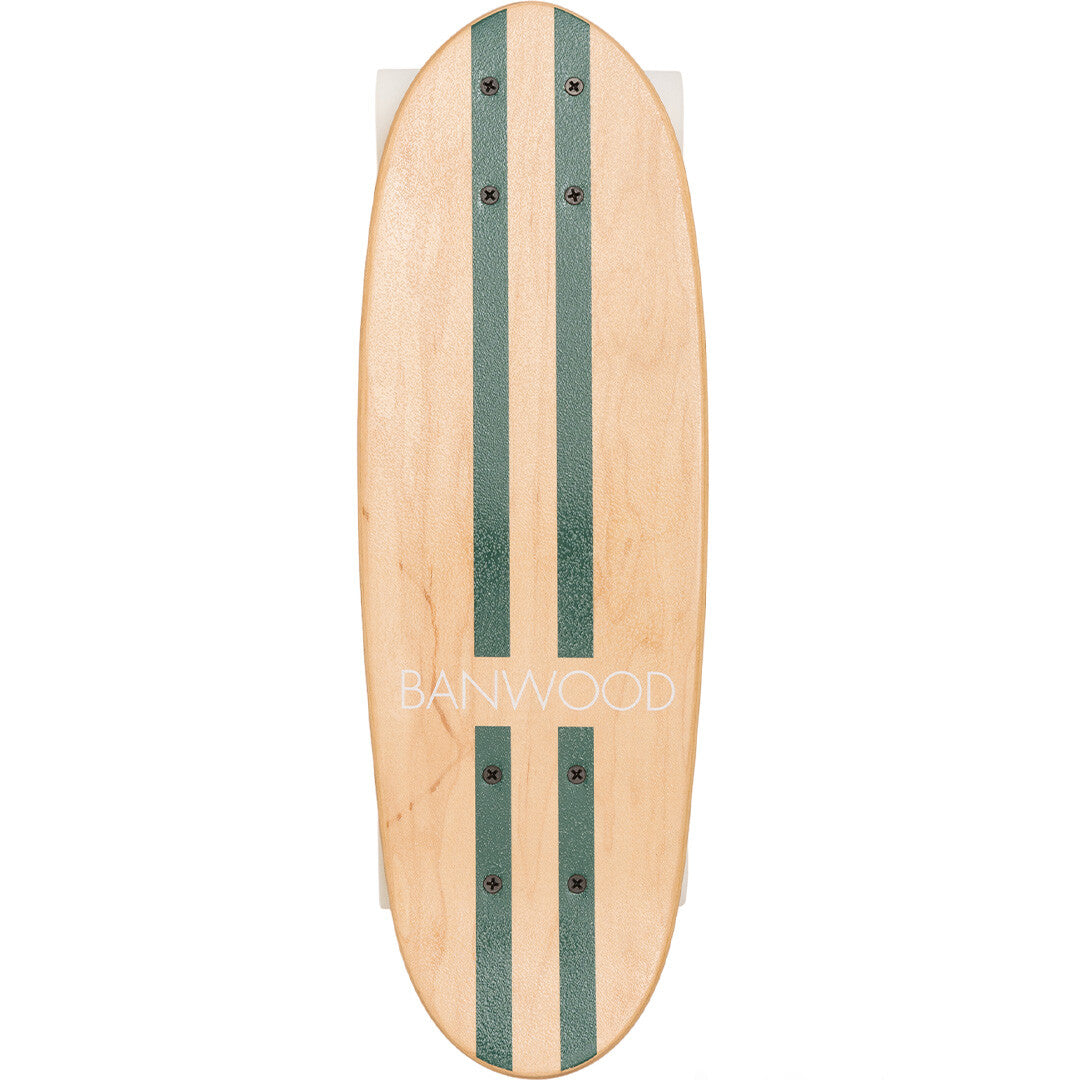 Banwood kinderskateboard met beige deck en twee groene strepen, van bovenaf gezien.